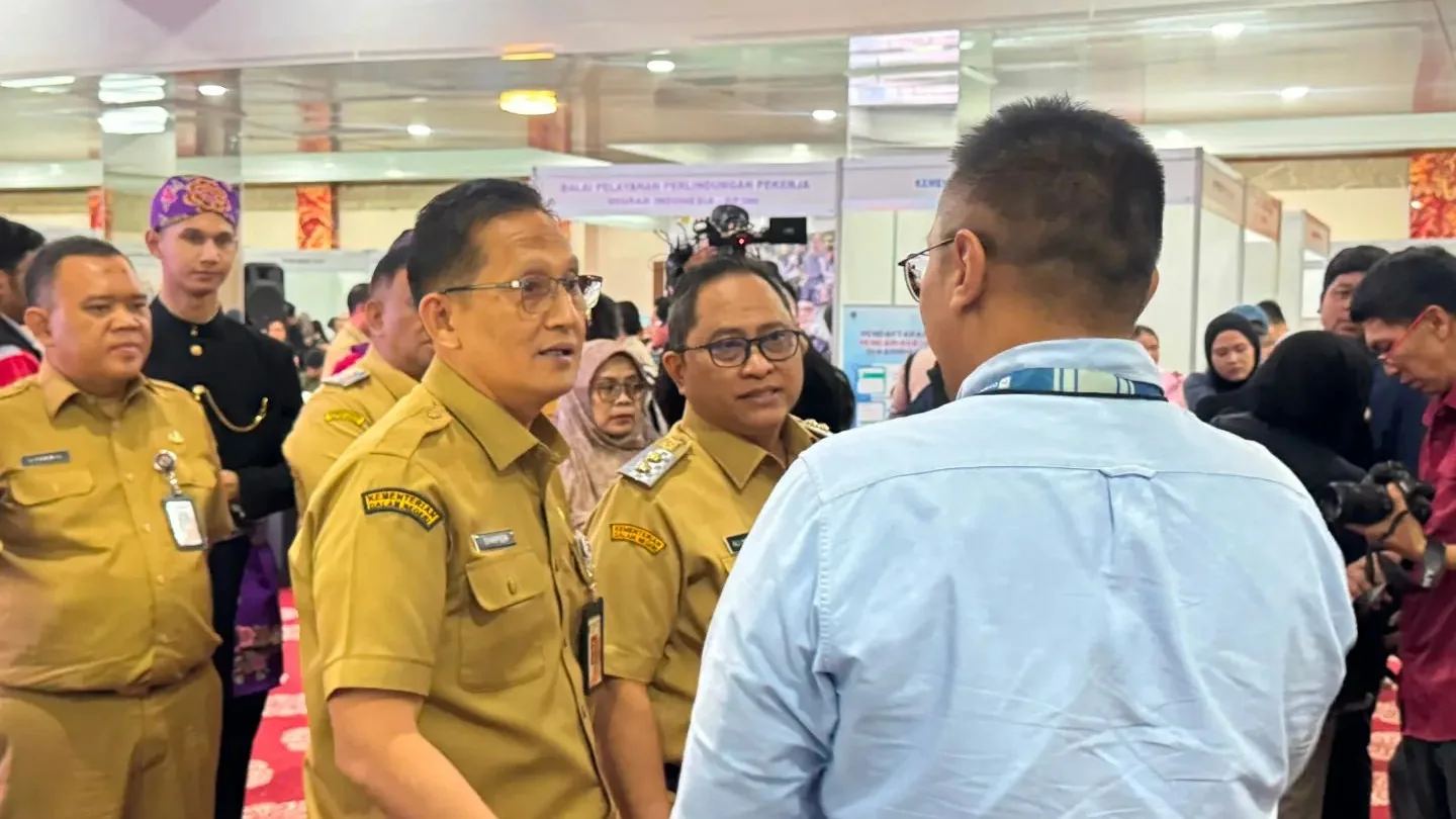 Pelayanan dan kegiatan ketenagakerjaan Disnaker Provinsi Riau